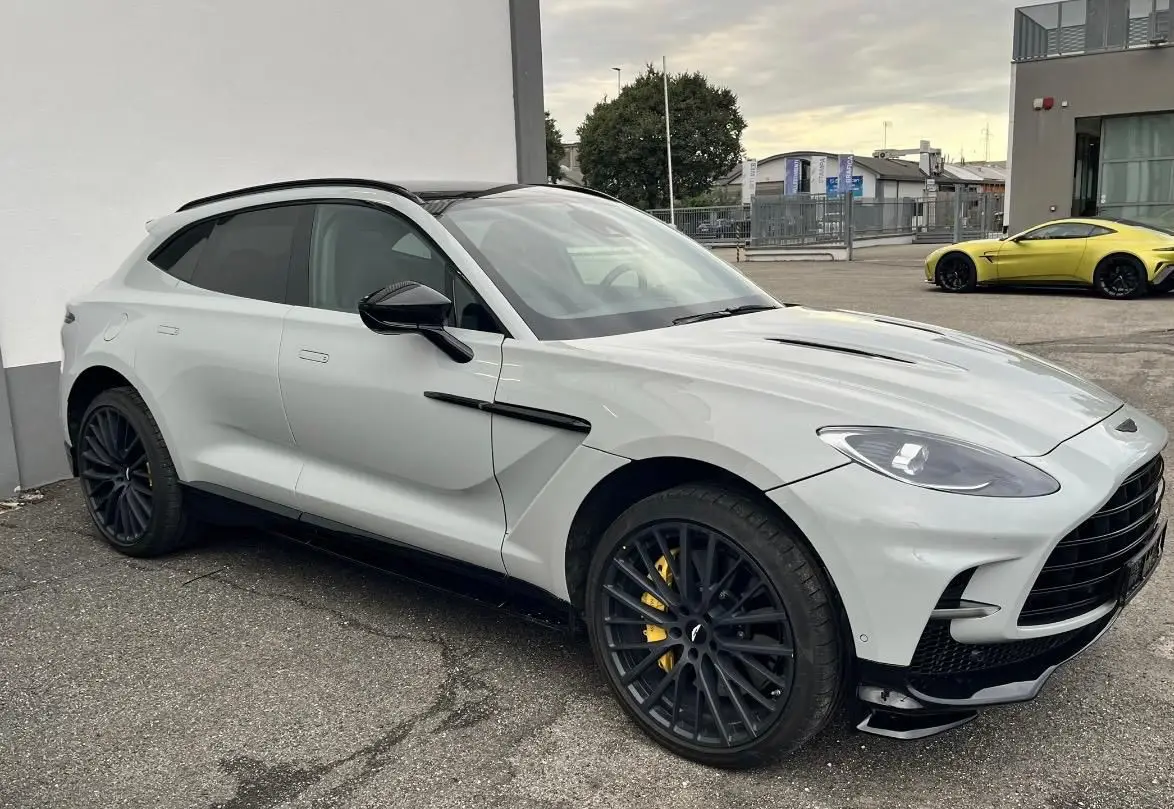 Aston Martin DBX 707 2026, front view — Courchevel Luxury Car Rental, Courchevel. The Aston Martin DBX 707 pairs 707 hp with a genuine five-seat cabin, which matters as…