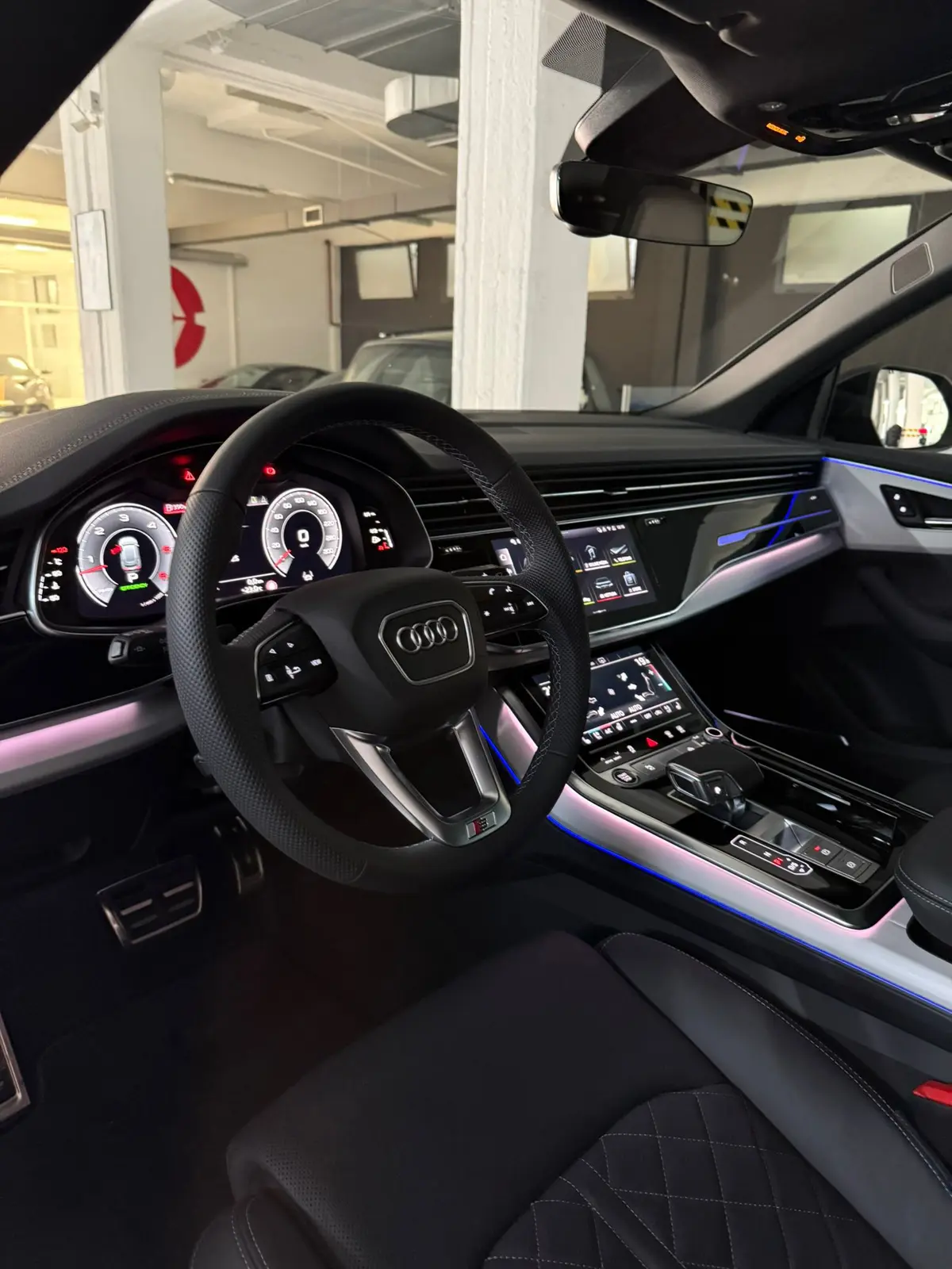 Audi Q8 2025, exterior — Courchevel Luxury Car Rental, Courchevel. The 2025 Audi Q8 brings 340 hp and a five-seat cabin to a lineup where composure matters…