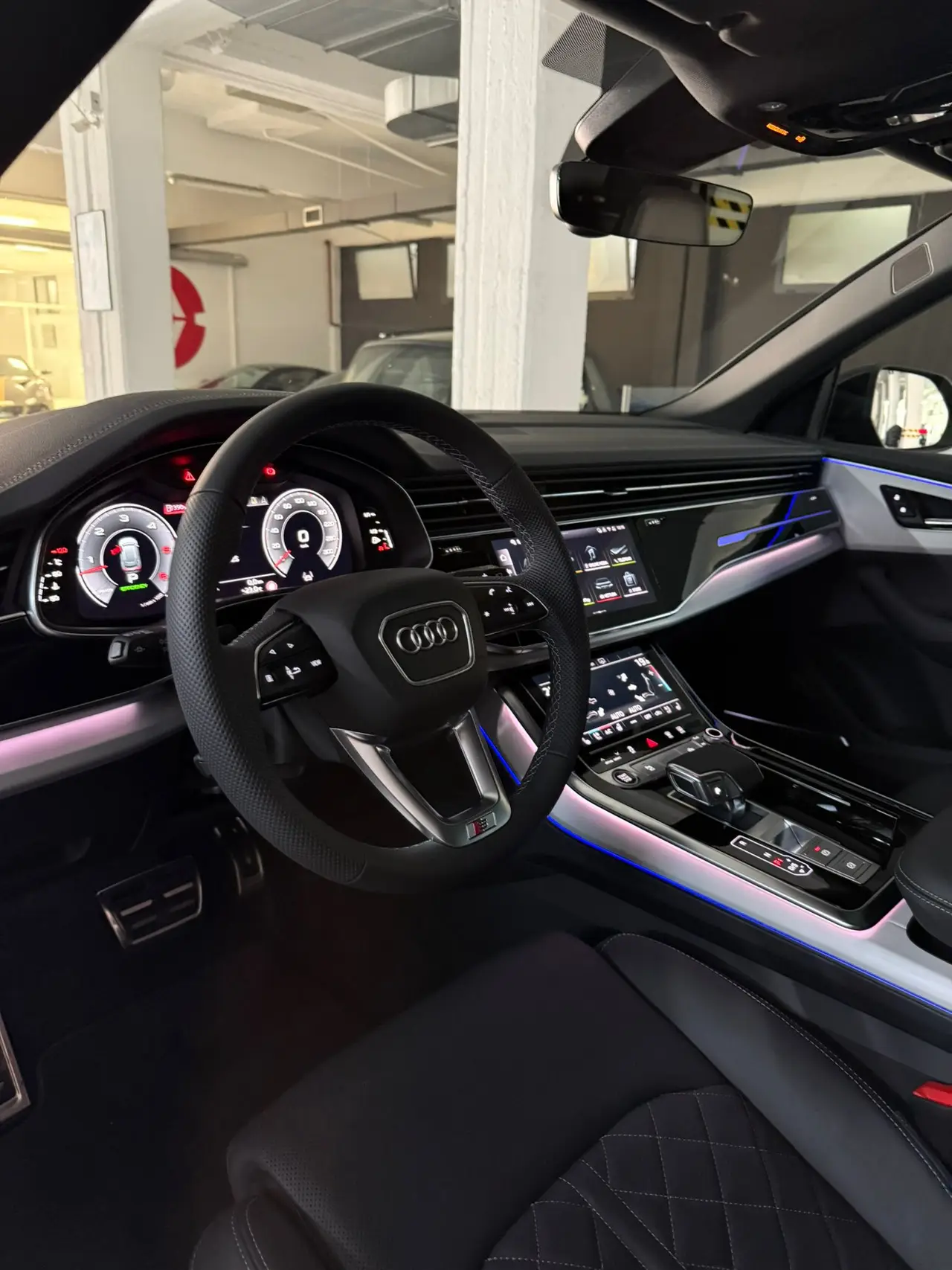 Audi Q8 2025, exterior — Courchevel Luxury Car Rental, Courchevel. The 2025 Audi Q8 brings 340 hp and a five-seat cabin to a lineup where composure matters…