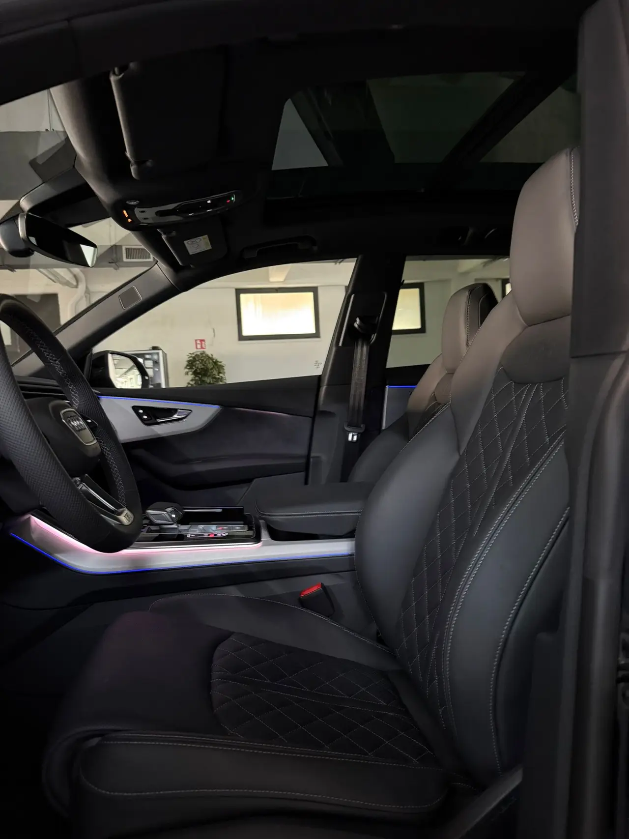 Audi Q8 2025, rear view — Courchevel Luxury Car Rental, Courchevel. The 2025 Audi Q8 brings 340 hp and a five-seat cabin to a lineup where composure matters…