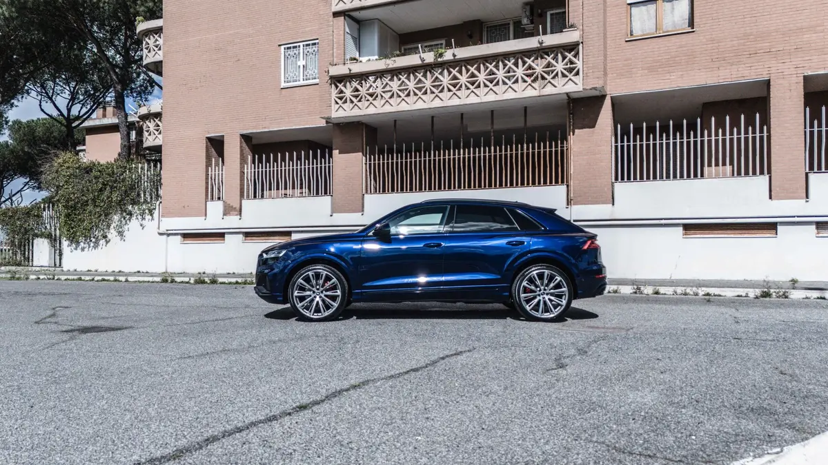 Audi Q8 55 TFSI 2022, front view — Courchevel Luxury Car Rental, Courchevel. The Audi Q8 55 TFSI pairs 340 hp with quattro all-wheel drive and a cabin that seats five…