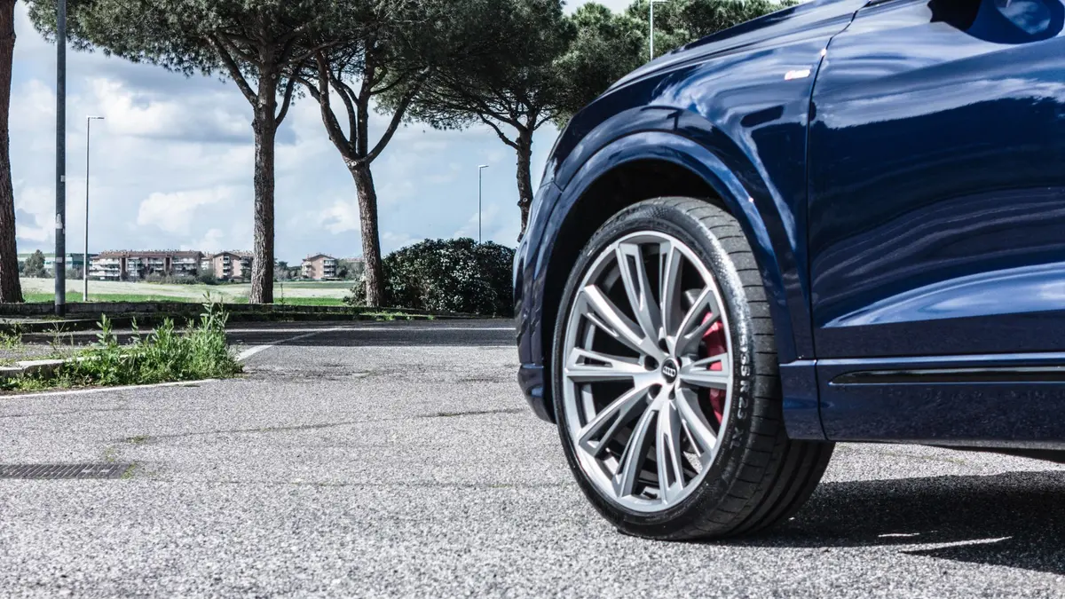 Audi Q8 55 TFSI 2022, rear view — Courchevel Luxury Car Rental, Courchevel. The Audi Q8 55 TFSI pairs 340 hp with quattro all-wheel drive and a cabin that seats five…
