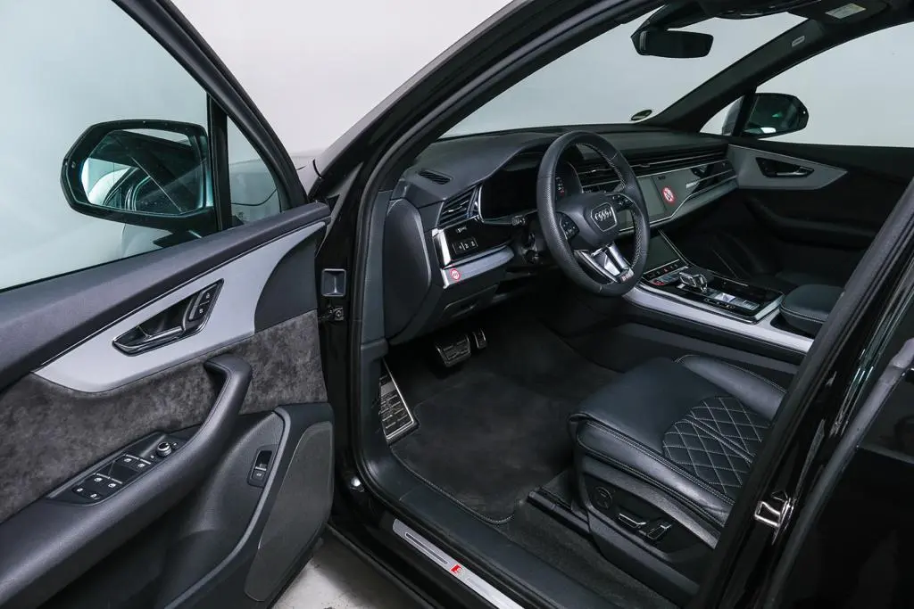 Audi SQ7 2025, front view — Courchevel Luxury Car Rental, Courchevel. The Audi SQ7 pairs a 507 hp V8 with the composure of a full-size SUV, which is exactly…