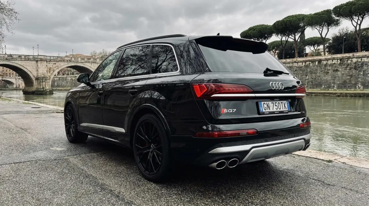 Audi SQ7 7seater 2023, exterior — Courchevel Luxury Car Rental, Courchevel. The Audi SQ7 pairs 530 hp with genuine seven-seat practicality, which makes it one of the…