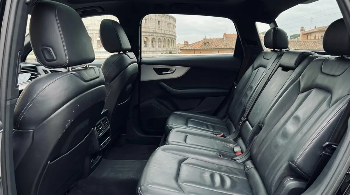Audi SQ7 7seater 2023, interior — Courchevel Luxury Car Rental, Courchevel. The Audi SQ7 pairs 530 hp with genuine seven-seat practicality, which makes it one of the…