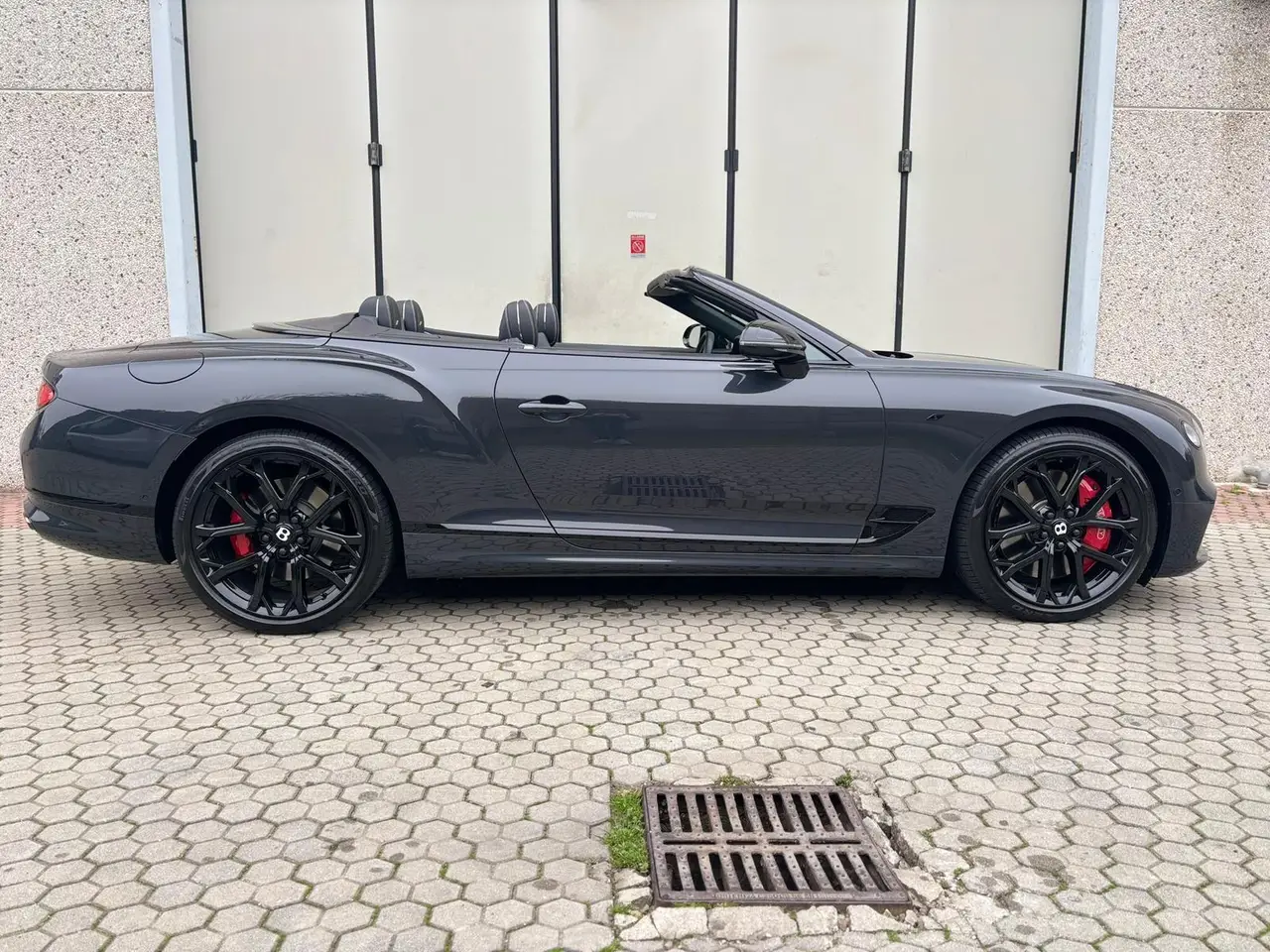 Bentley Continental GTC S V8 2025, exterior — Courchevel Luxury Car Rental, Courchevel. The 2025 Bentley Continental GTC S V8 pairs a 550 hp twin-turbo V8 with a full four-seat…