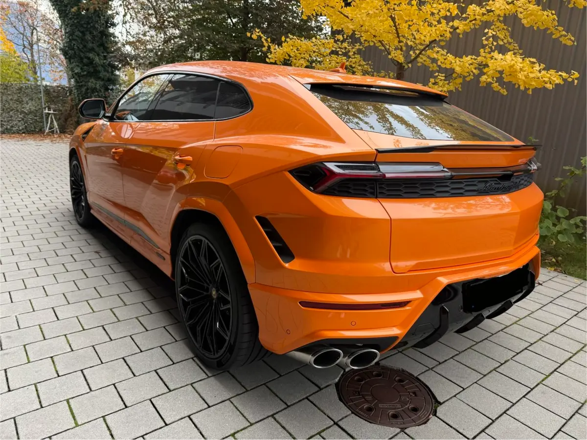 Lamborghini URUS SE 2025, exterior — Courchevel Luxury Car Rental, Courchevel. The Lamborghini URUS SE brings 800 hp and five-seat practicality to a category where most…