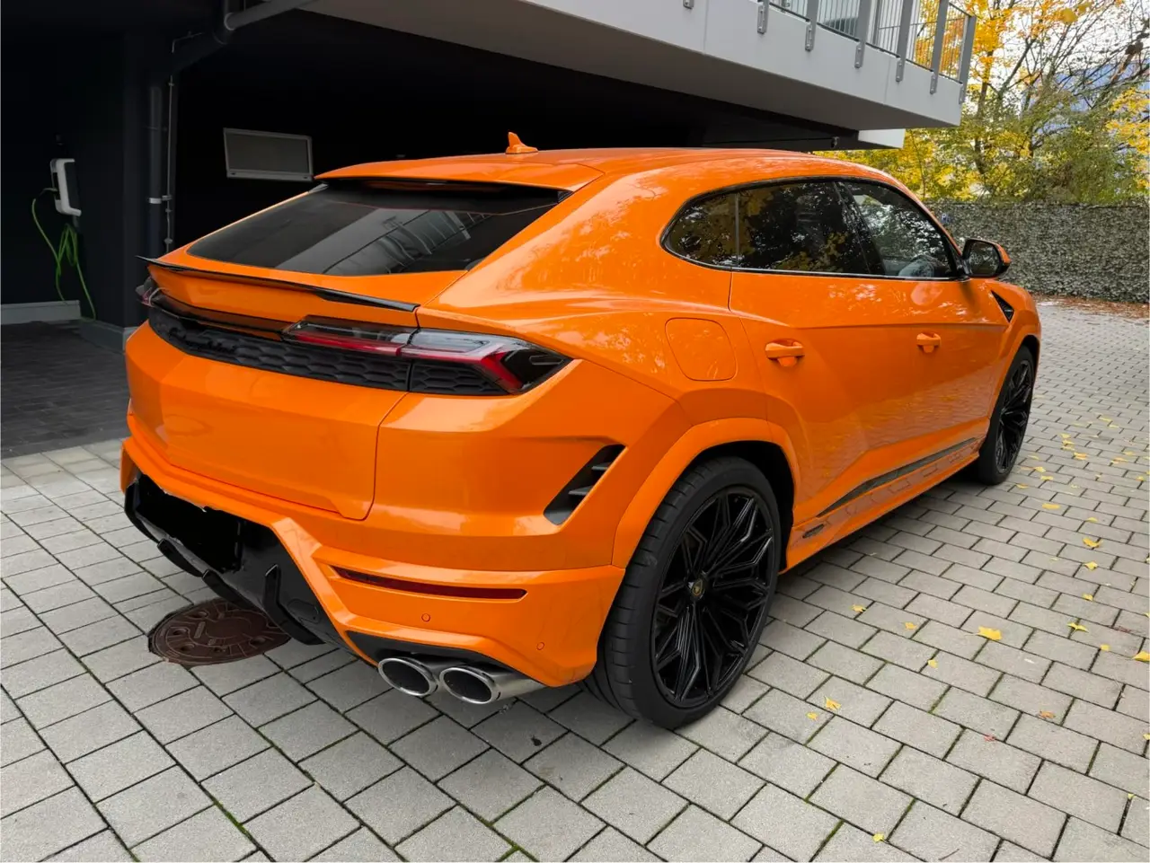 Lamborghini URUS SE 2025, front view — Courchevel Luxury Car Rental, Courchevel. The Lamborghini URUS SE brings 800 hp and five-seat practicality to a category where most…