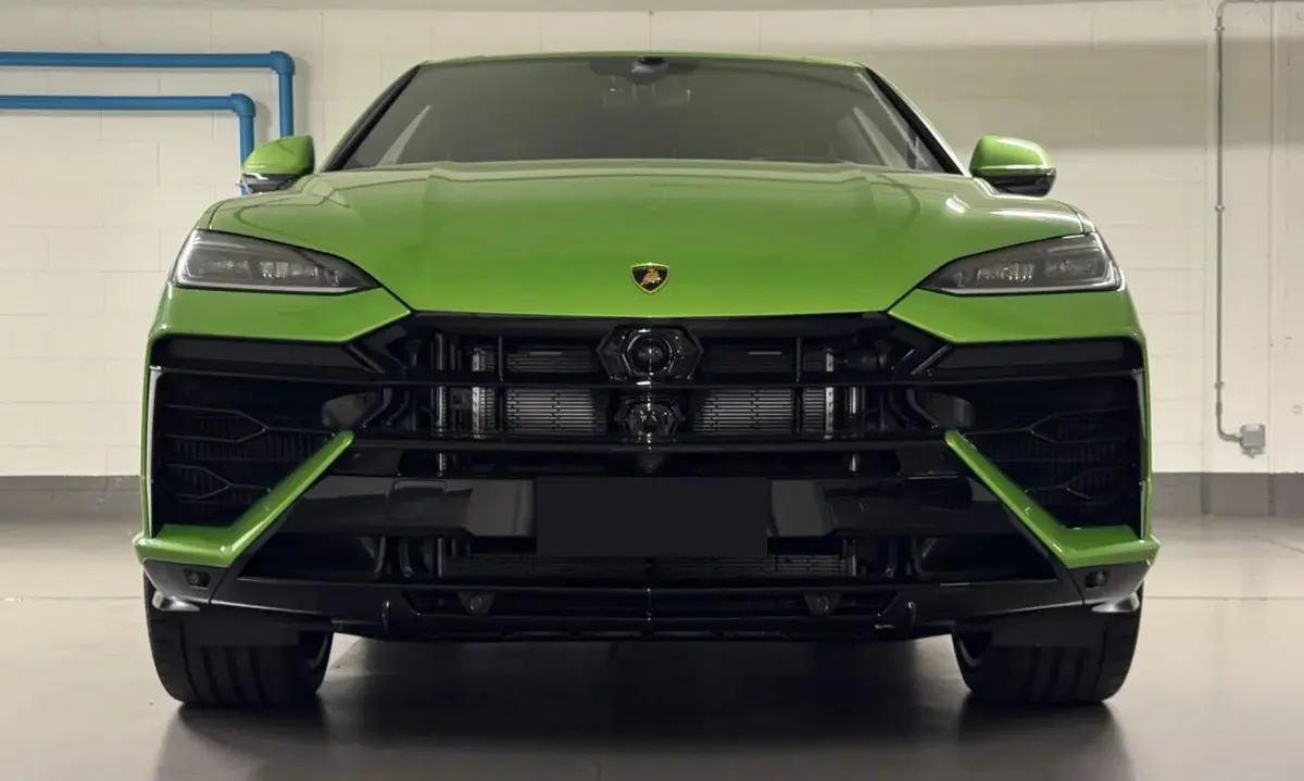 Lamborghini Urus SE 2026, interior — Courchevel Luxury Car Rental, Courchevel. The 2026 Lamborghini Urus SE brings 800 hp to a five-seat SUV body, which is a rare…