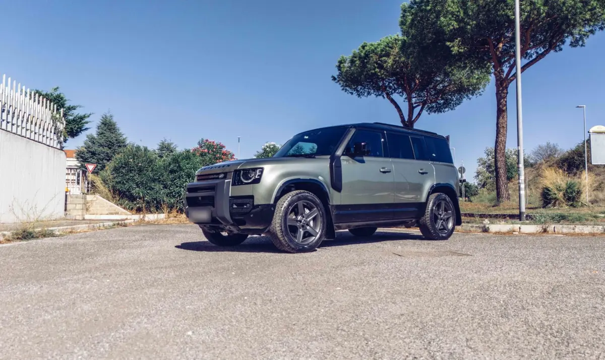Land Rover Defender X-Dynamic 7 seater 2024 — Courchevel Luxury Car Rental, Courchevel. The Defender X-Dynamic's seven seats and boxy, upright cabin make it one of the few…