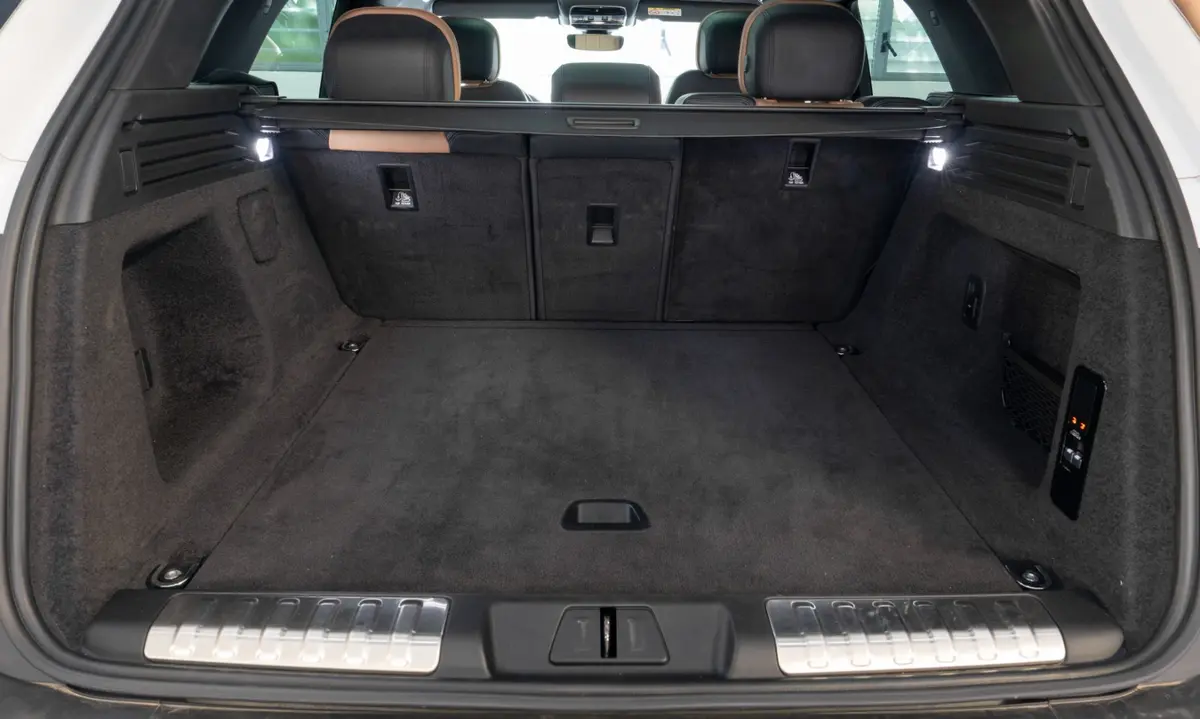 Land Rover Range Rover Sport 2025, interior — Courchevel Luxury Car Rental, Courchevel. The 2025 Range Rover Sport brings 400 hp and five seats to the kind of driving that…