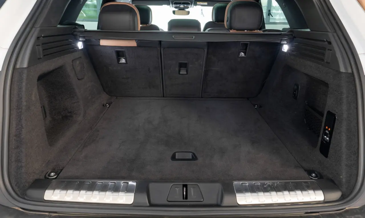Land Rover Range Rover Sport 2025, interior — Courchevel Luxury Car Rental, Courchevel. The 2025 Range Rover Sport brings 400 hp and five seats to the kind of driving that…