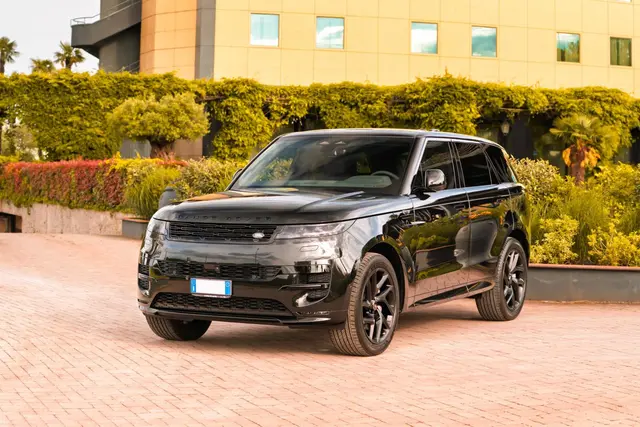 Land Rover Range Rover Sport Dynamic SE 2025 — Courchevel Luxury Car Rental, Courchevel