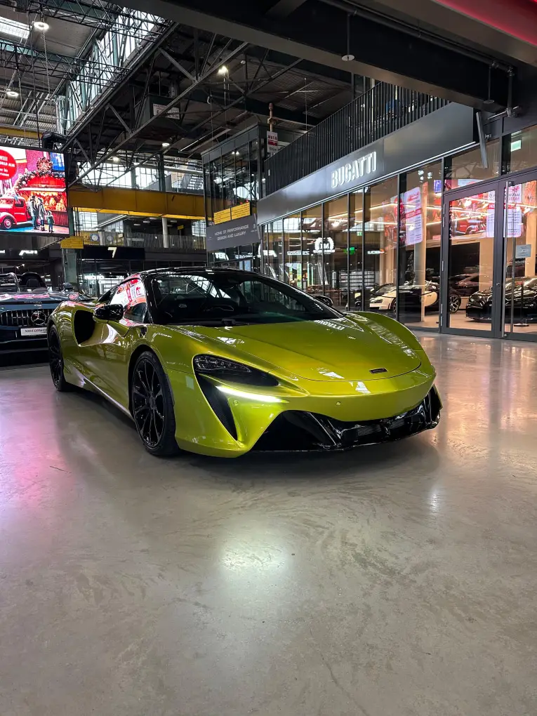 McLaren Artura Spider 2024, front view — Courchevel Luxury Car Rental, Courchevel. The McLaren Artura Spider brings 671 hp to a two-seat convertible layout that rewards a…