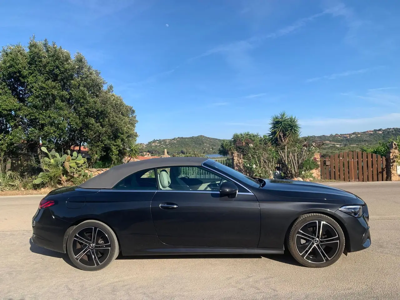 Mercedes Benz CLE Cabrio 2025, exterior — Courchevel Luxury Car Rental, Courchevel. The Mercedes Benz CLE Cabrio brings a straightforward kind of comfort to a convertible:…