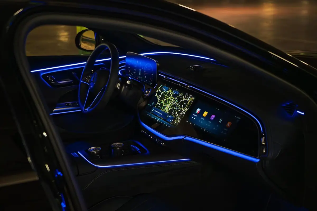 Mercedes Benz E-klasse 220d Premium Plus 2026, dashboard — Courchevel Luxury Car Rental, Courchevel. The 2026 Mercedes Benz E-Klasse 220d Premium Plus is not built to turn heads on the D915…