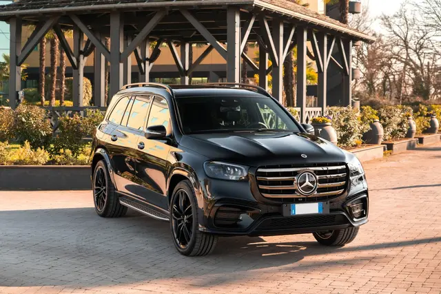 Mercedes Benz GLS-klasse 350 D Exclusive 7 Posti 2025 — Courchevel Luxury Car Rental, Courchevel