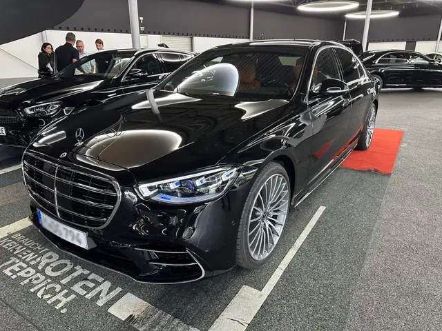 Mercedes Benz S-klasse S400 Long 4-Matic 2023 — Courchevel Luxury Car Rental, Courchevel