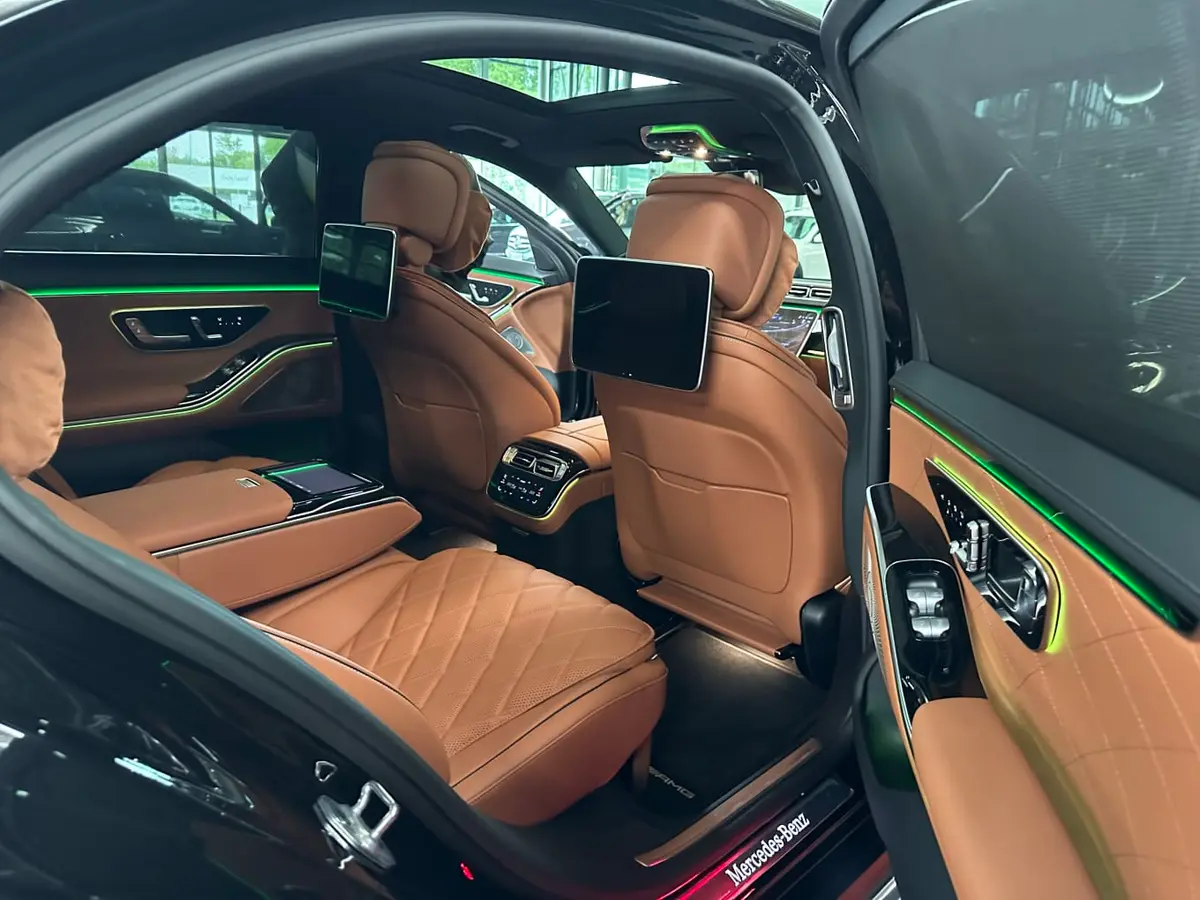 Mercedes Benz S-klasse S400 Long 4-Matic 2023, dashboard — Courchevel Luxury Car Rental, Courchevel. The S400 Long 4-Matic is the car to choose when the priority is arriving calm rather than…
