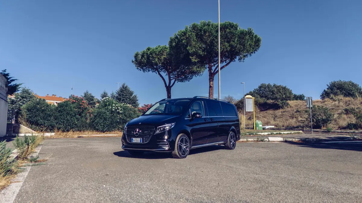 Mercedes Benz V300 4x4 XL VIP (Captain, 7 seat) 2025 — Courchevel Luxury Car Rental, Courchevel. The Mercedes Benz V300 4x4 XL VIP is built for groups who need space and traction more…