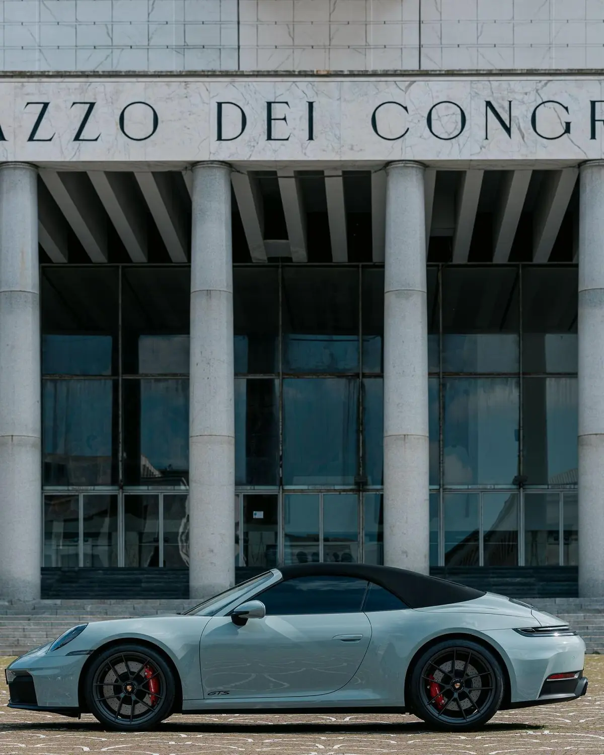Porsche Carrera Spyder 992,2 GTS 2025, front view — Courchevel Luxury Car Rental, Courchevel. The Porsche 911 Carrera Spyder 992.2 GTS pairs a 541 hp flat-six with the practicality of…