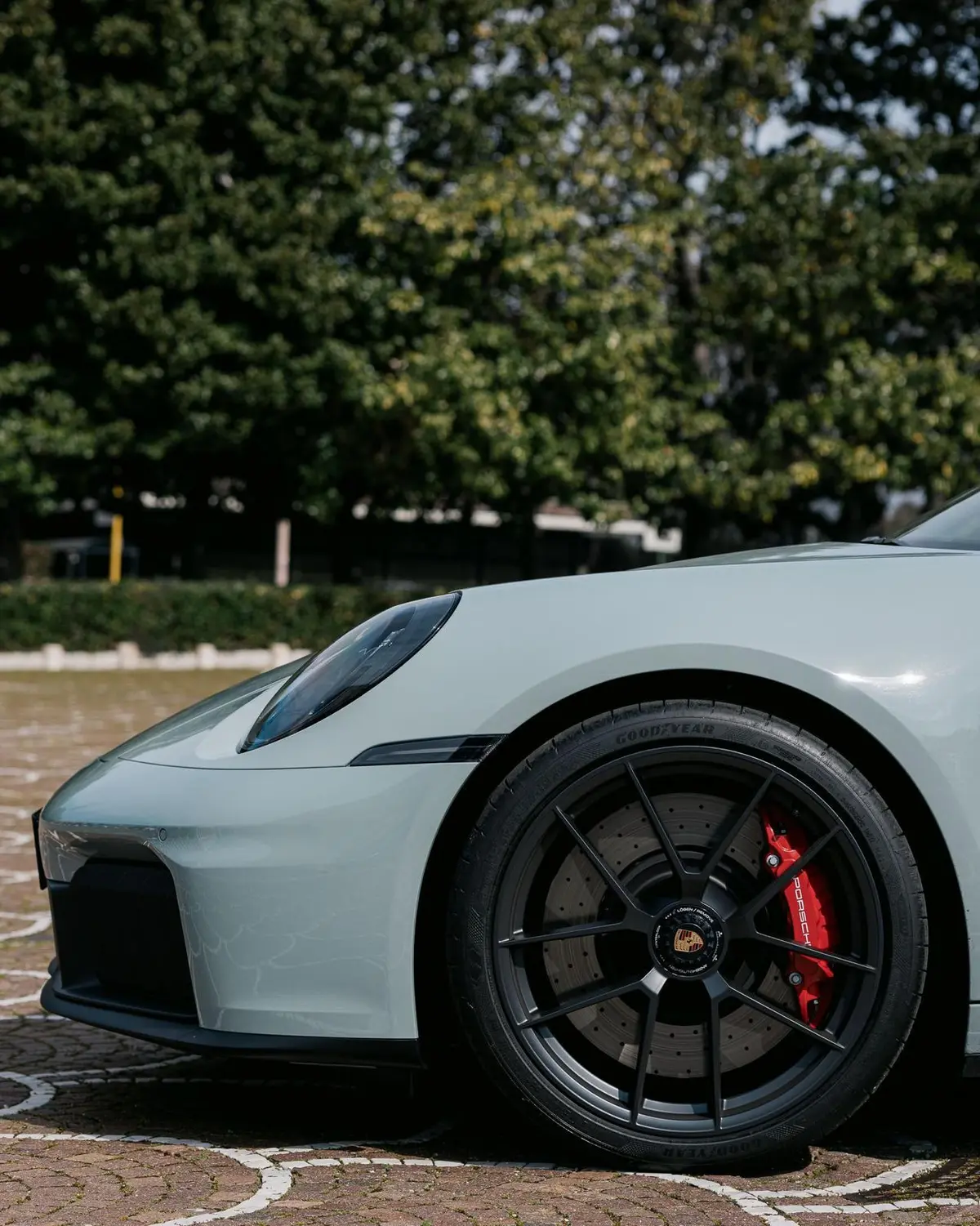 Porsche Carrera Spyder 992,2 GTS 2025, dashboard — Courchevel Luxury Car Rental, Courchevel. The Porsche 911 Carrera Spyder 992.2 GTS pairs a 541 hp flat-six with the practicality of…