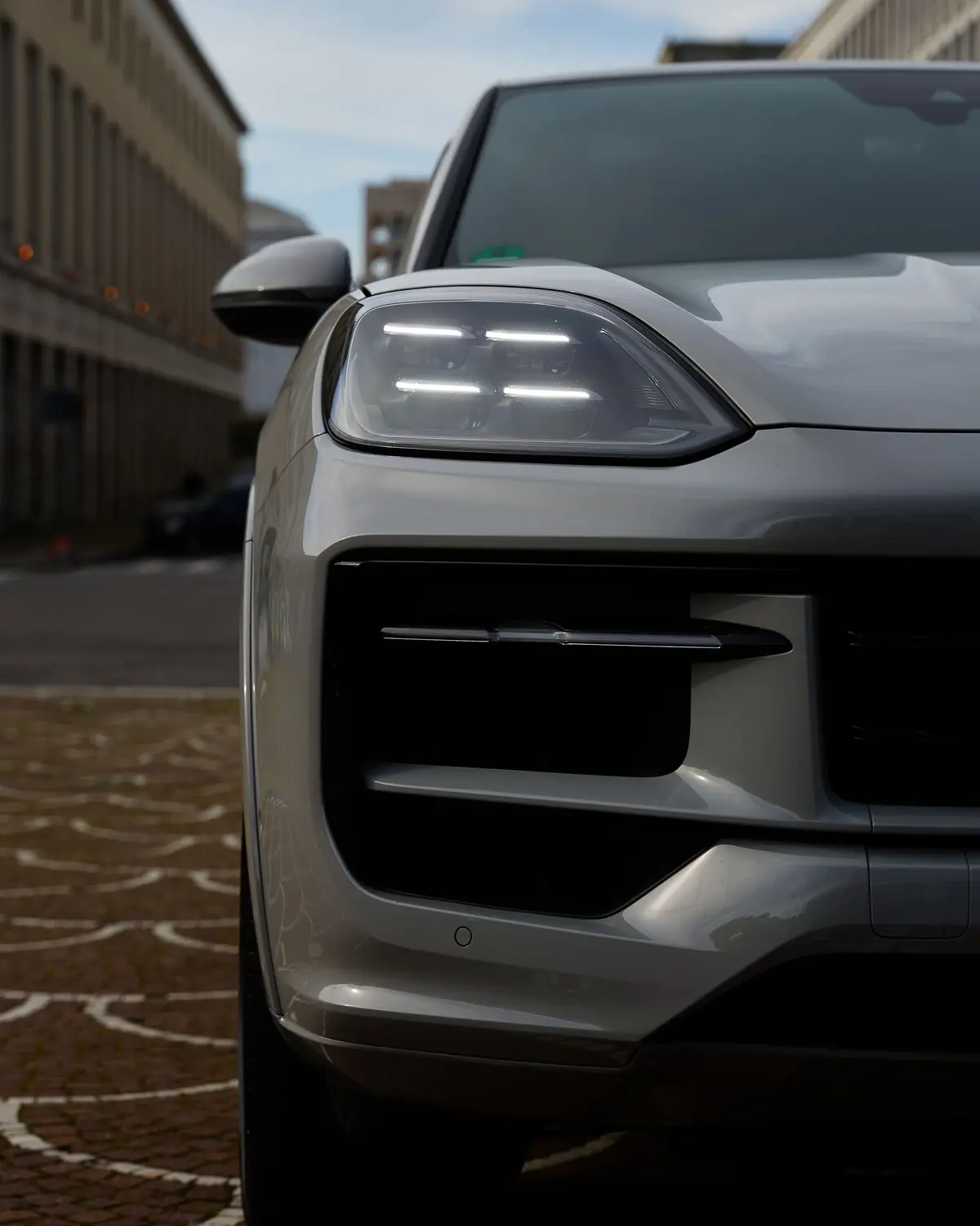 Porsche Cayenne 2025, rear view — Courchevel Luxury Car Rental, Courchevel. The 2025 Porsche Cayenne brings 353 hp and a five-seat cabin to the kind of driving…