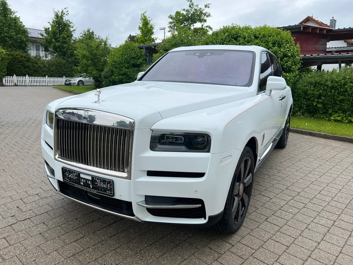 Rolls-Royce Cullinan 2022, dashboard — Courchevel Luxury Car Rental, Courchevel. The Rolls-Royce Cullinan brings a different kind of capability to the mountain: 563 hp…