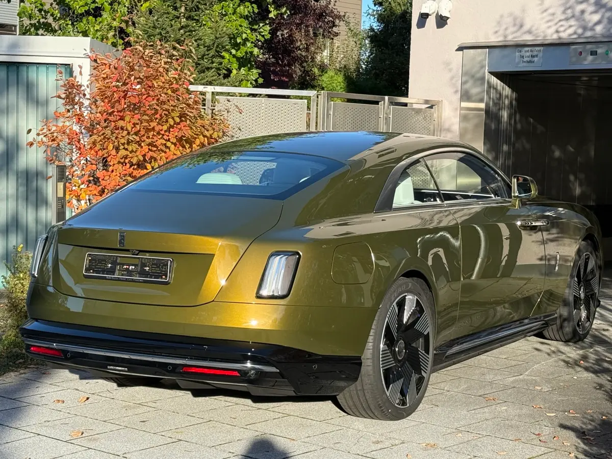 Rolls-Royce Spectre 2024, exterior — Courchevel Luxury Car Rental, Courchevel. The Rolls-Royce Spectre pairs 584 hp with a near-silent electric drivetrain inside a…