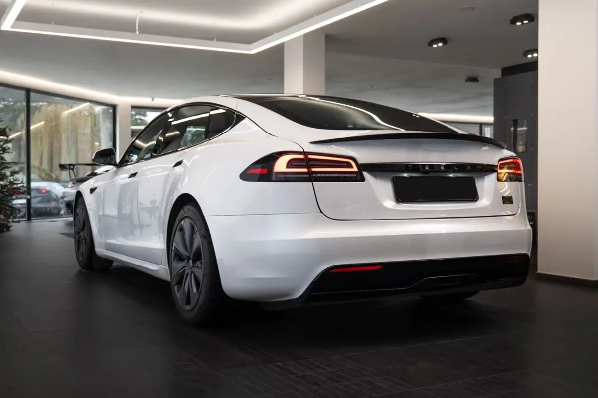Tesla Model S Plaid 2025, dashboard — Courchevel Luxury Car Rental, Courchevel. The 2025 Tesla Model S Plaid brings 1020 hp to a car that seats five without asking…