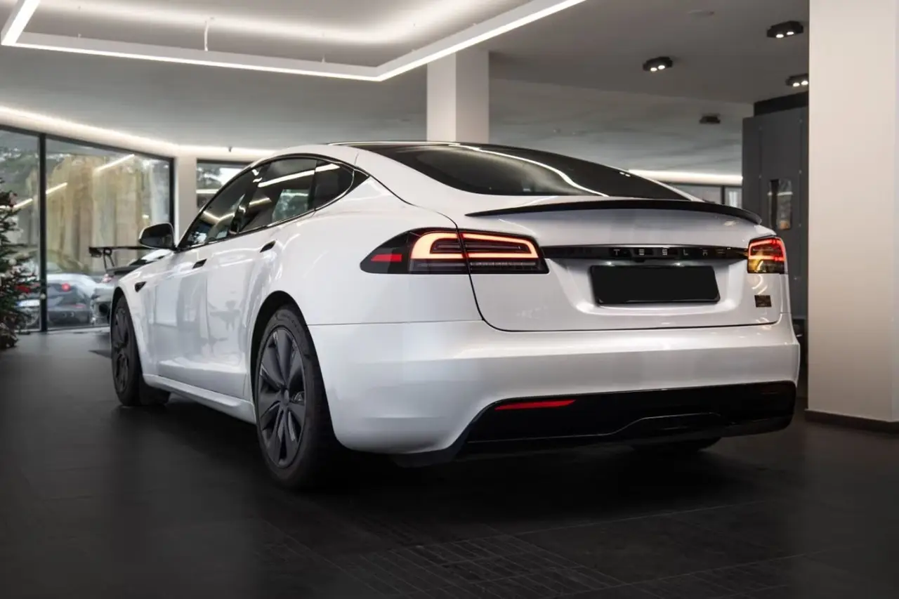 Tesla Model S Plaid 2025, dashboard — Courchevel Luxury Car Rental, Courchevel. The 2025 Tesla Model S Plaid brings 1020 hp to a car that seats five without asking…